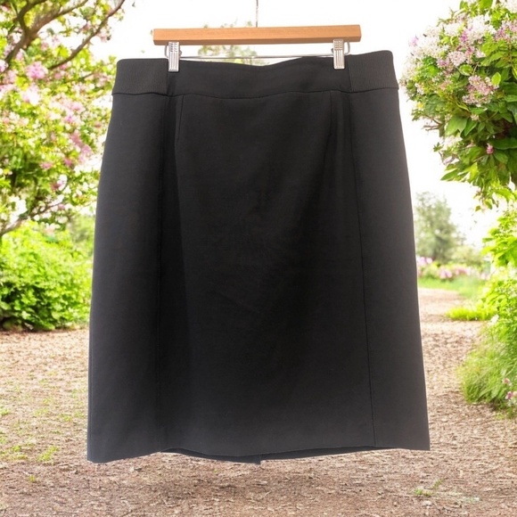 White House Black Market Dresses & Skirts - WHBM Pencil skirt size 14